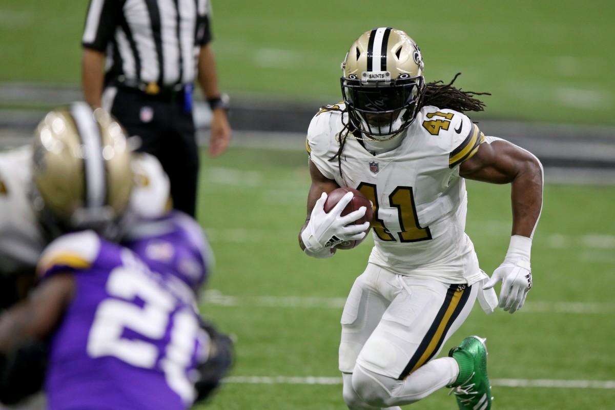 New Orleans Saints running back Alvin Kamara (41) runs against the Minnesota Vikings. Mandatory Credit: Chuck Cook-USA TODAY